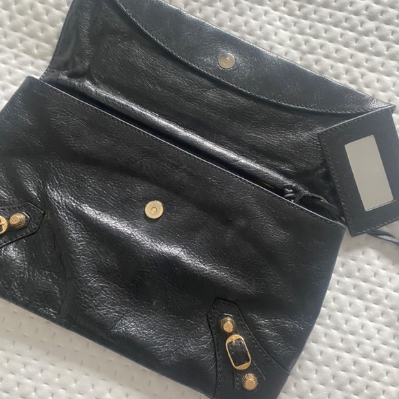 Balenciaga - Picture 2 of 4